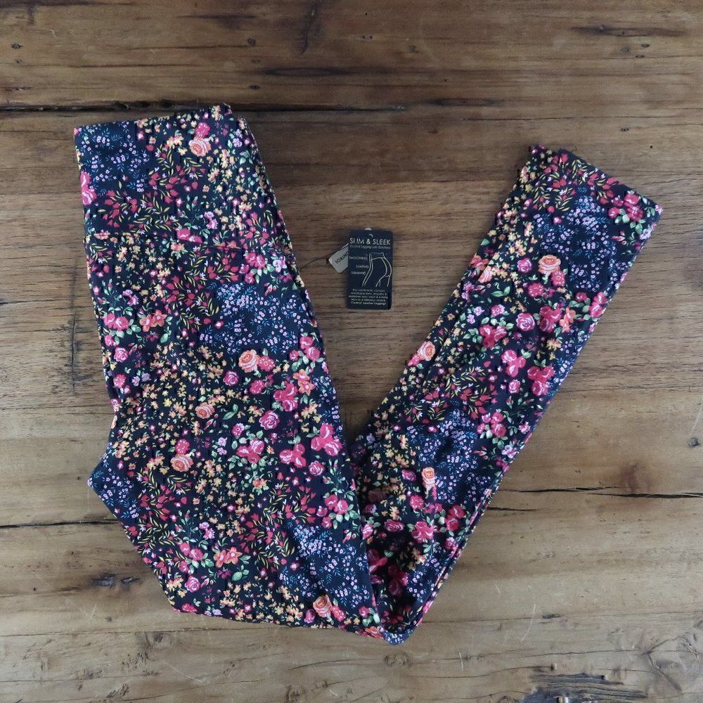 DG2 BLACK WITH MULTI COLOR FLORAL SLIM & SLEEK HI WAIST LEGGINGS SIZE XXS